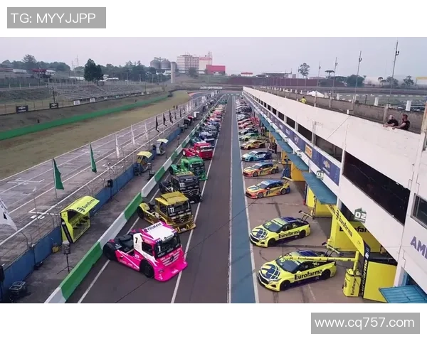 世界房车锦标赛精彩纷呈近距离缠斗展现赛车激情与技术的巅峰对决