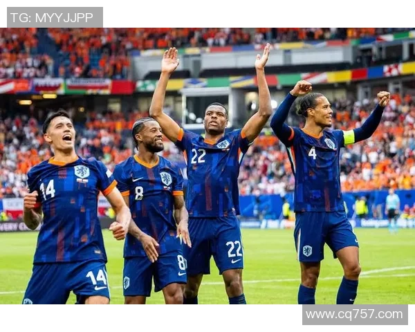 荷兰队在D组最后时刻逆转胜利势压对手晋级淘汰赛